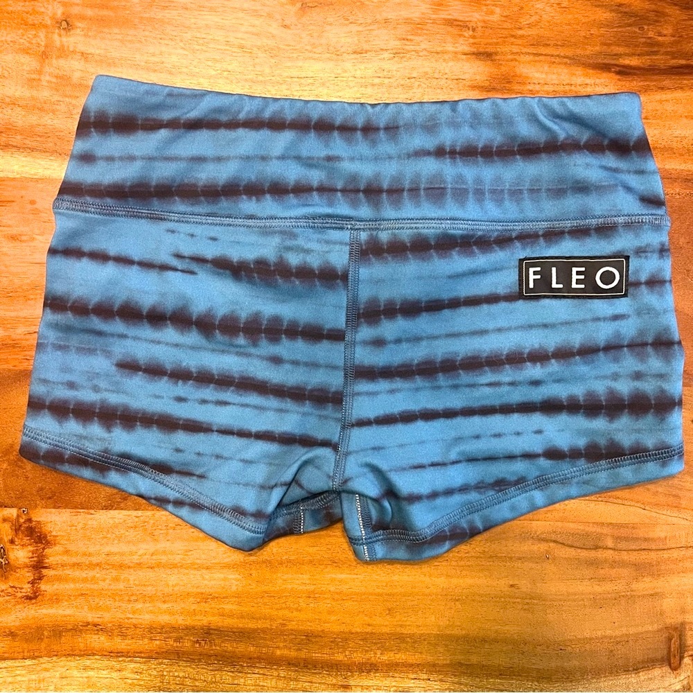 EUC Fleo shorts, Rows, size small